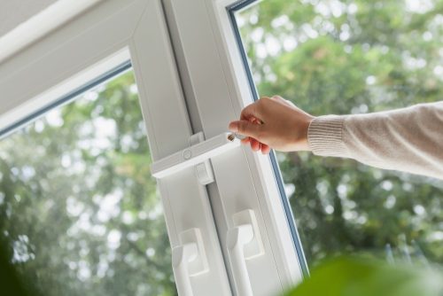 ABUS 2420 W Ablakzár fehér, pántoldalra is