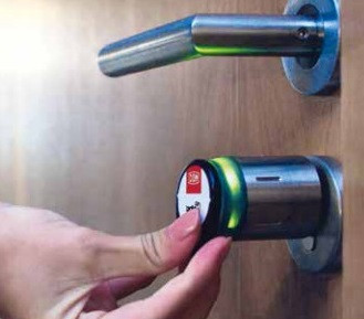 DOM Tapkey Pro.v2 Zárbetét A80/30 digitális Kétoldali elektronikával NFC és BLE.