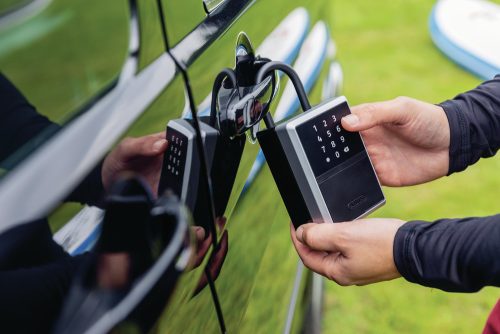 ABUS KeyGarage™ 797 Smart-BT kulcstároló kengyellel